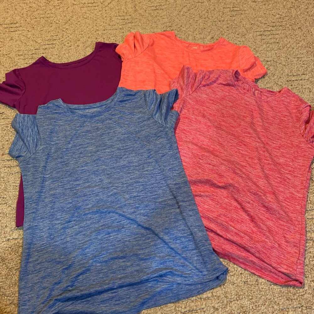 4 Amazon Essentials T-Shirts - Large